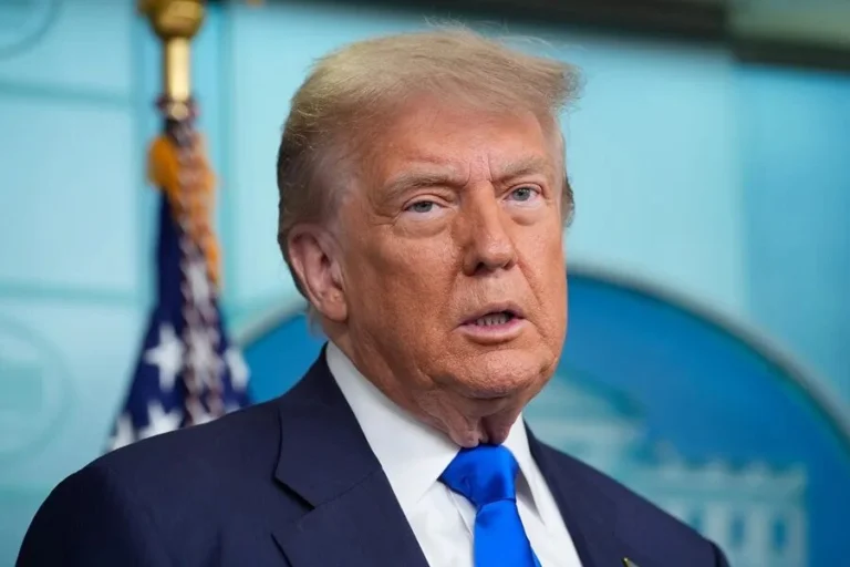 Trump tightens U.S. embargo on Cuba, bans American tourism in harsh policy reversal.Photo:EFE.
