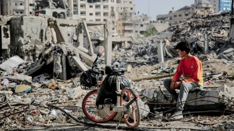 Hamas US complicity in Gaza war: Protesters demand end to US-backed violence and humanitarian blockade.