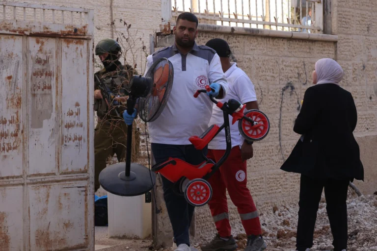 Gaza humanitarian crisis intensifies as rescue teams struggle under collapsed infrastructure.