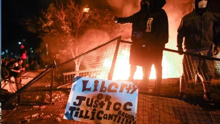 (FILE) Protests demanding justice for Breonna Taylor, a Black woman shot and killed by the police in her own home, 2020. Photo: teleSUR.
