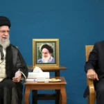 Supreme Leader of Iran, Ali Khamenei (left), seen meeting with the President of Iran, Masud Pezeshkian (right), in Tehran. (Archive). Photo: EFE.