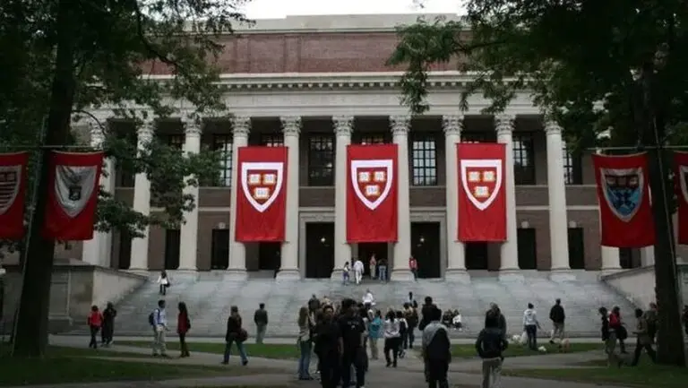 Trump labels judge “disaster” amid fight to cut Harvard’s federal funds over ideological control.Photo:EFE.