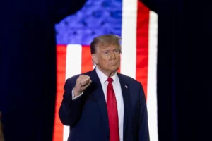 Stocks plunge as Trump announces new tariffs on over a dozen countries.Photo:EFE.