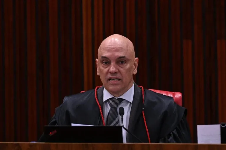 Supreme Court investigates currency manipulation ahead of US tariff announcement.Photo:EFE.