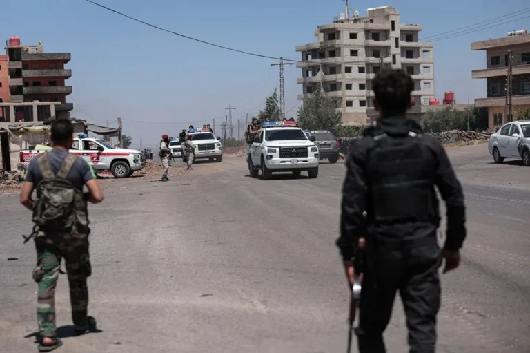 (FILE). Syrian security forces amid ongoing clashes. Photo: EFE.
