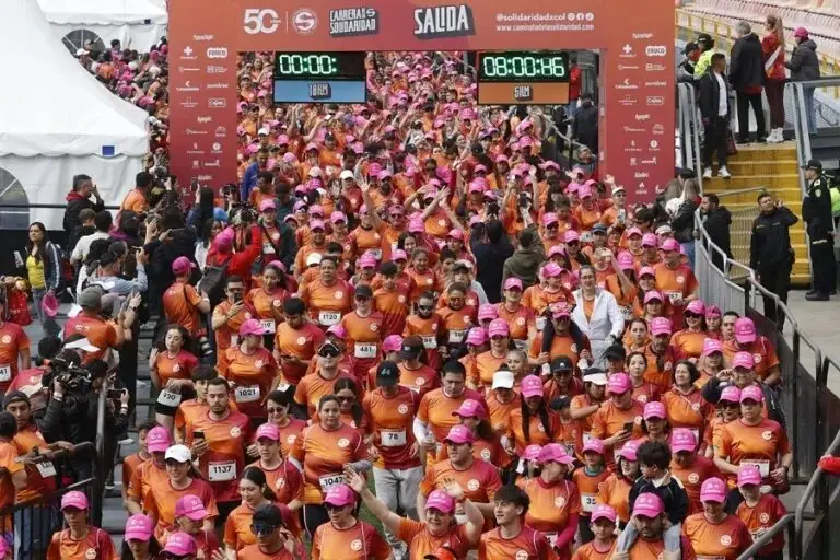 Bogotá’s 50th Solidarity Walk Honors Nydia Quintero and Miguel Uribe Turbay