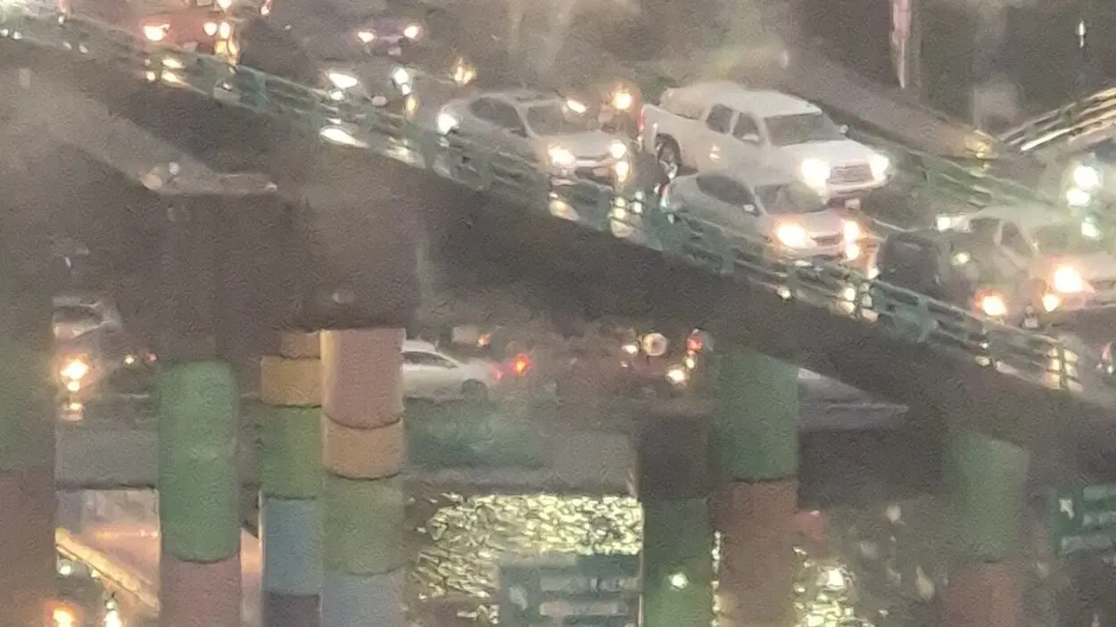 Mexico City Floods After Heavy Rain; Purple Alert Activated, Airport Operations Suspended