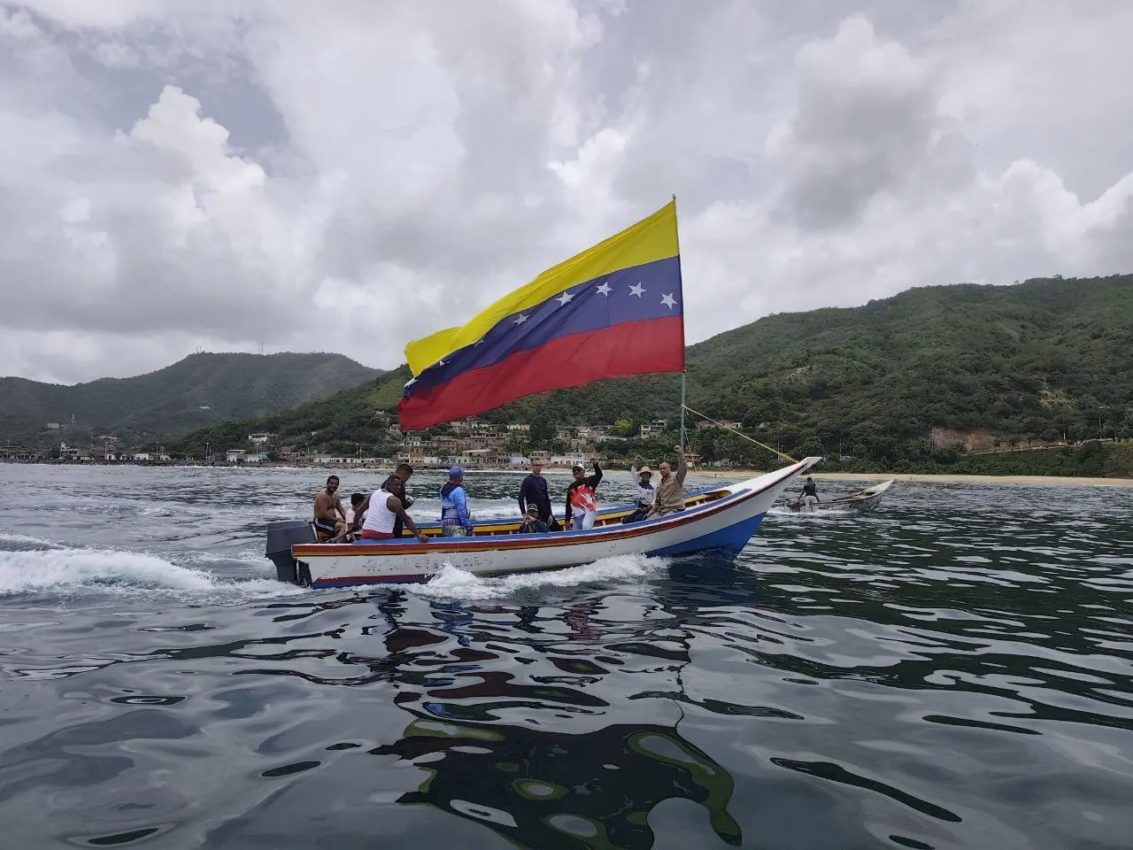 As the fishermen of Sucre gather to defend their sovereignty, they are participating in a historic moment that transcends individual aspirations.