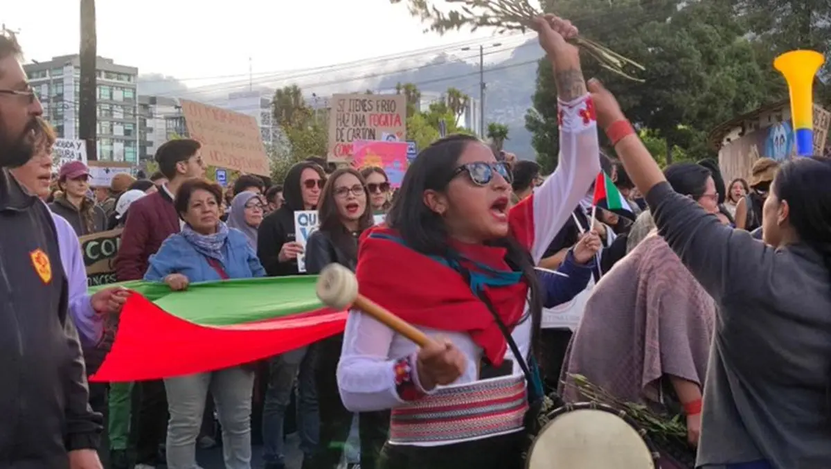 Ecuadorians Rally in Quito to Defend Constitutional Court Judges