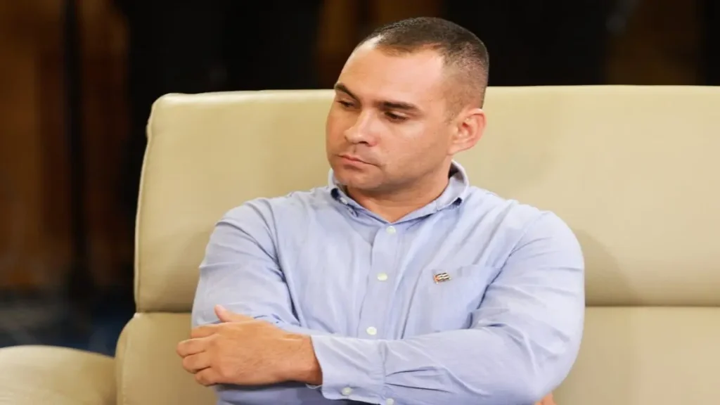 Elián González shares with teleSUR his experience and the impact of Fidel Castro's legacy. Photo: Prensa Presidencial.