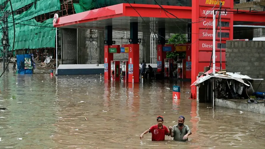 Pakistan’s Monsoon Floods Kill Over 1,000 as Indus River Swells