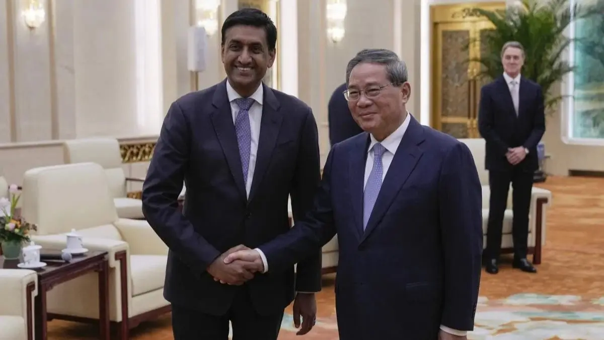 U.S. Congressman Ro Khana alongside Chinese Premier Li Qiang. Photo: X/ @RepRoKhanna