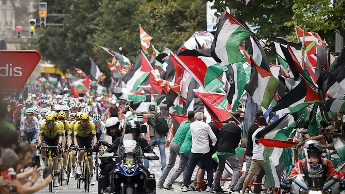 Spain’s Demonstrations Against Israel’s Cycling Team Spark Political Tensions