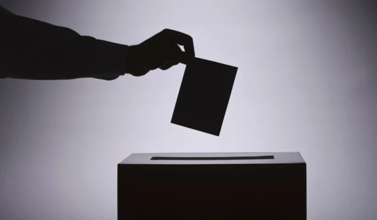 Buenos Aires provincial elections 2025 draw massive turnout amid high political stakes and economic uncertainty.