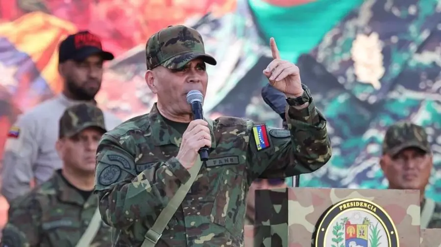 Venezuelan Defense Minister Backs Colombia, Condemns U.S. Hostility