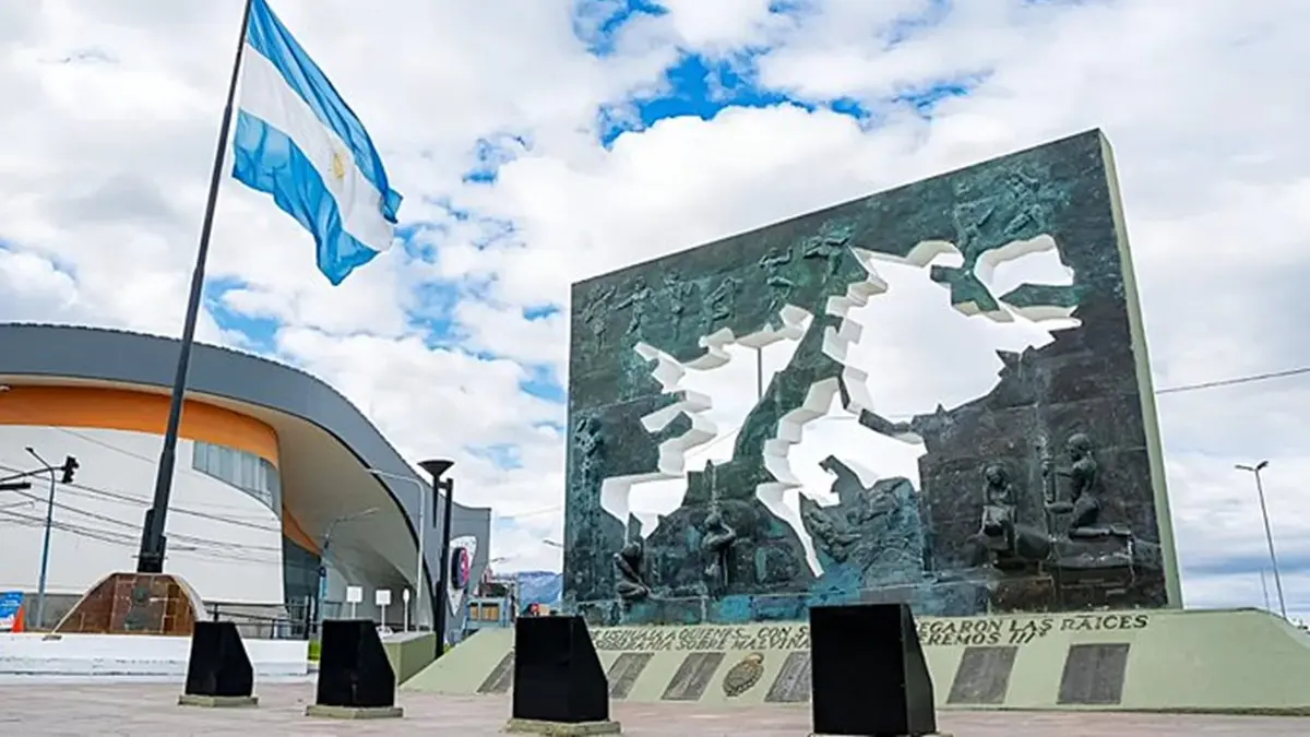The British Embassy Secretly Summoned Senior Argentine Military Officials