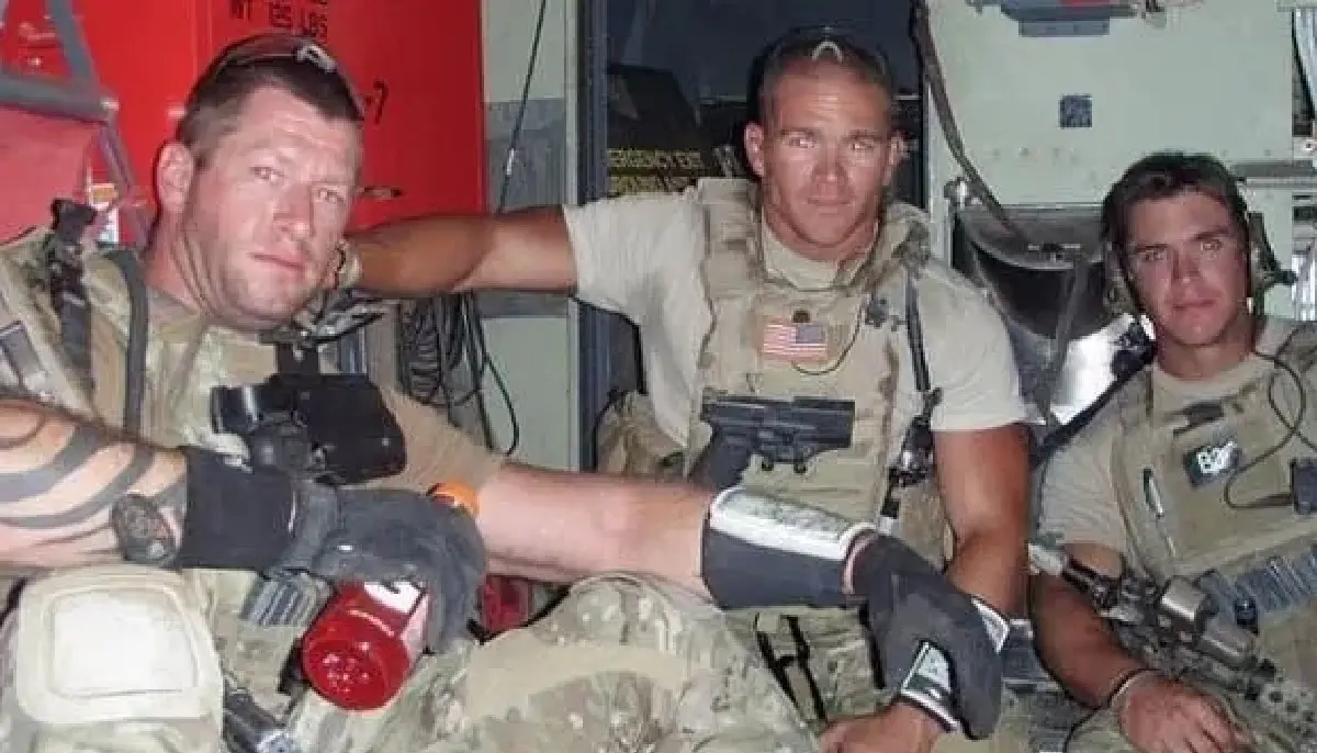 (FILE) At the center, former Green Beret Jordan Goudreau. Photo: EFE.