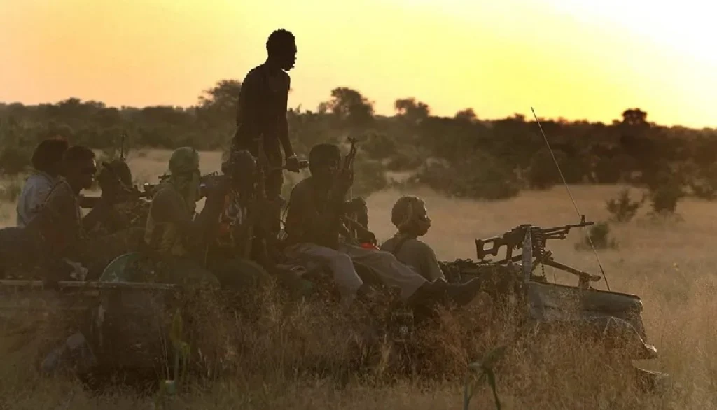 (FILE) Sudanese soldiers patrolling North Darfur. Photo: EFE.