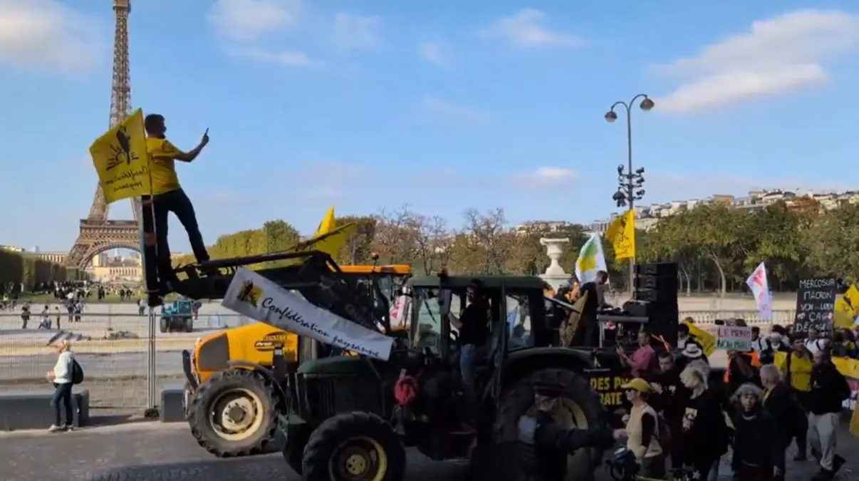 French Farmers Protest EU-MERCOSUR Trade Deal in Paris
