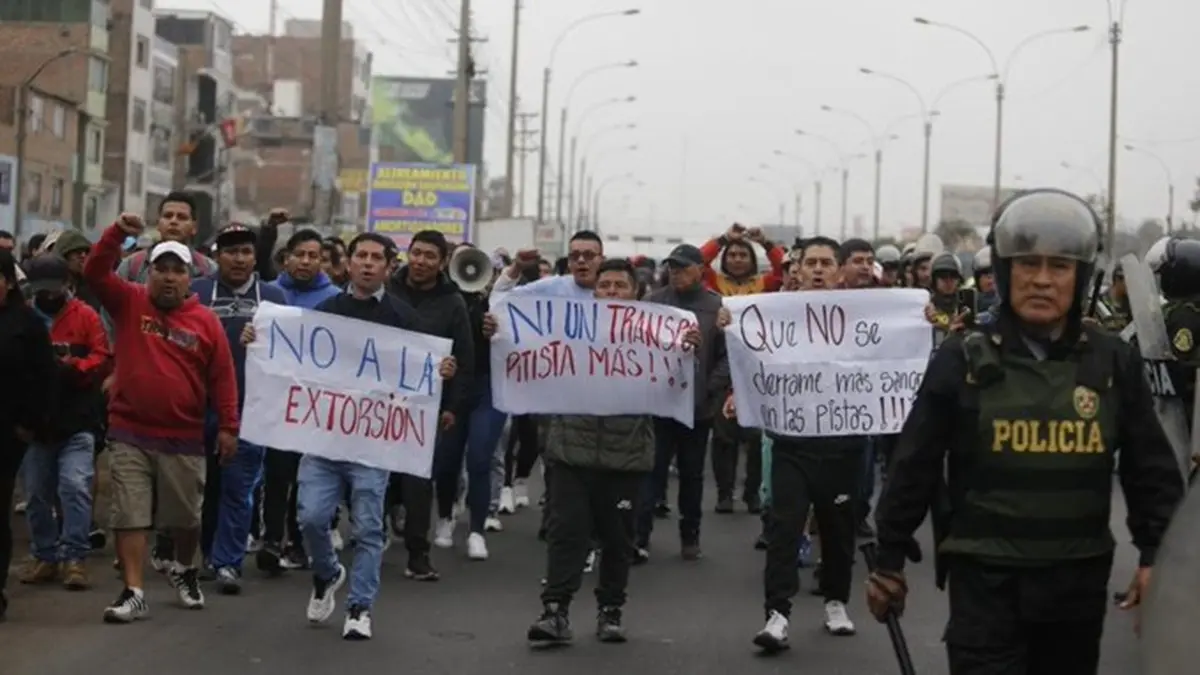 Bus Drivers Strike in Peru Over Crime Wave