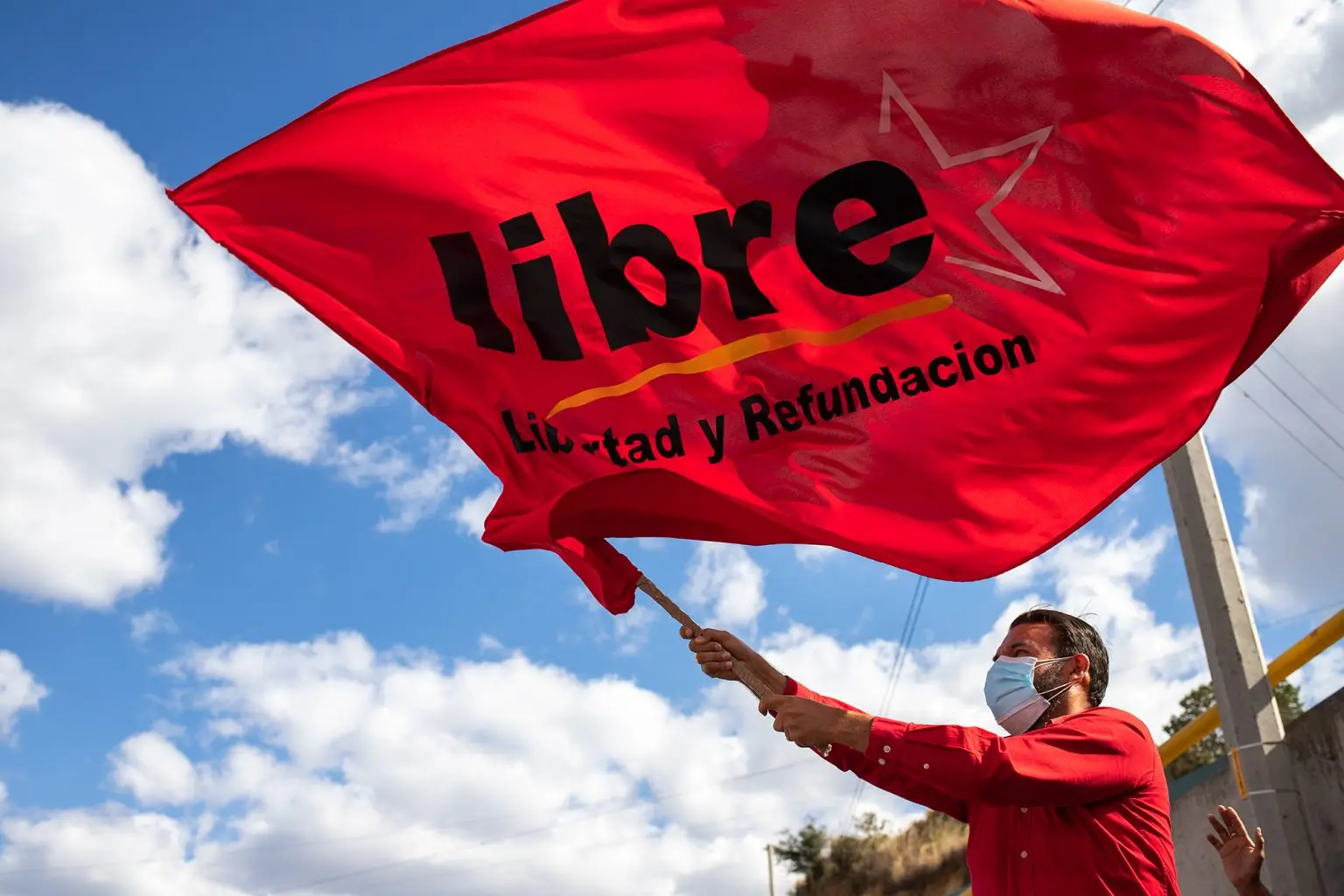 Honduran Conservatives Burns LIBRE Party Flag