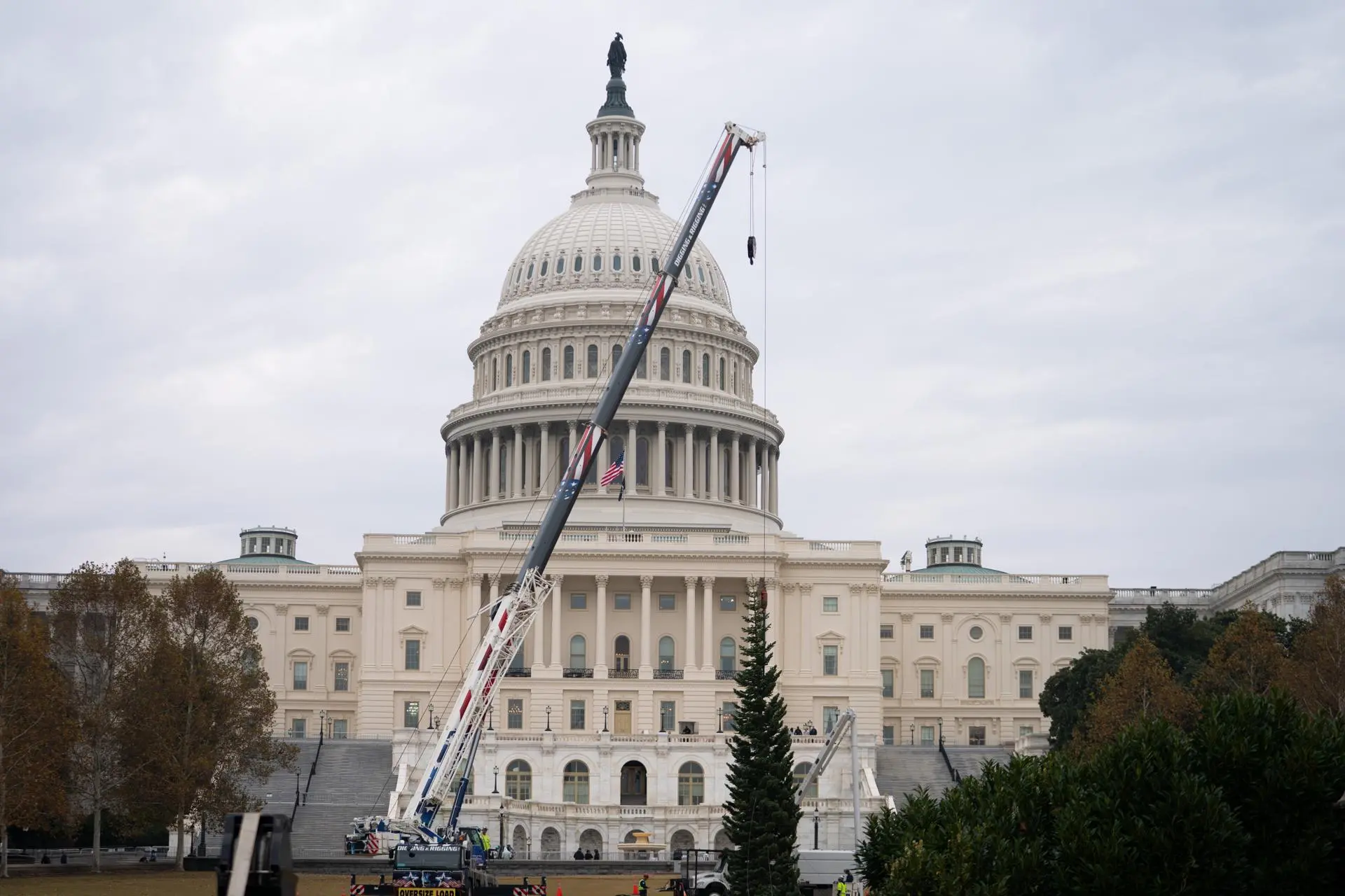 Poll: 70% of Americans Oppose U.S. Military Action in Venezuela