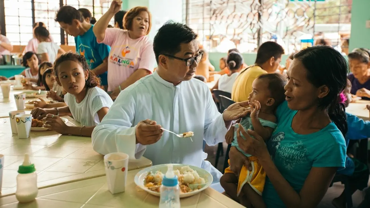 Filipino Priest Honored With Asia’s Nobel for Exposing Duterte’s Deadly Drug War