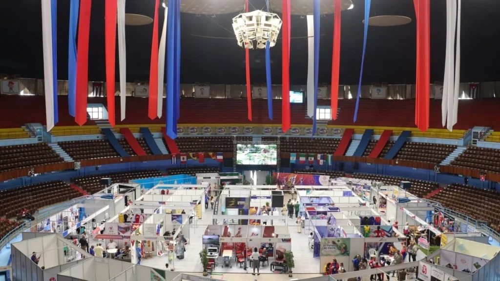 (FILE) The commercial and exhibition segment of Cuba’s 2nd International Sports Fair at Havana’s Sports City, provided a space to raise support for Cuban sports in line with the strategy for the current Olympic cycle. Photo: INDER.