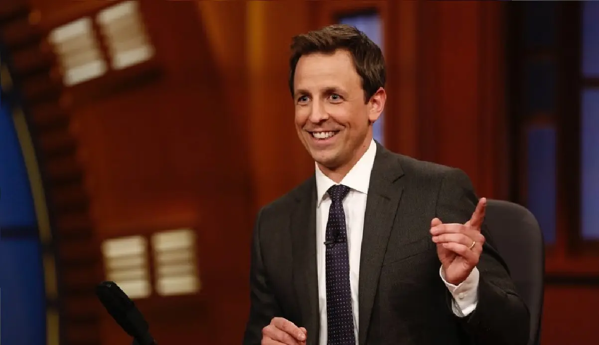 Seth Meyers de NBC, blanco de Trump en el postrero enfrentamiento mediático