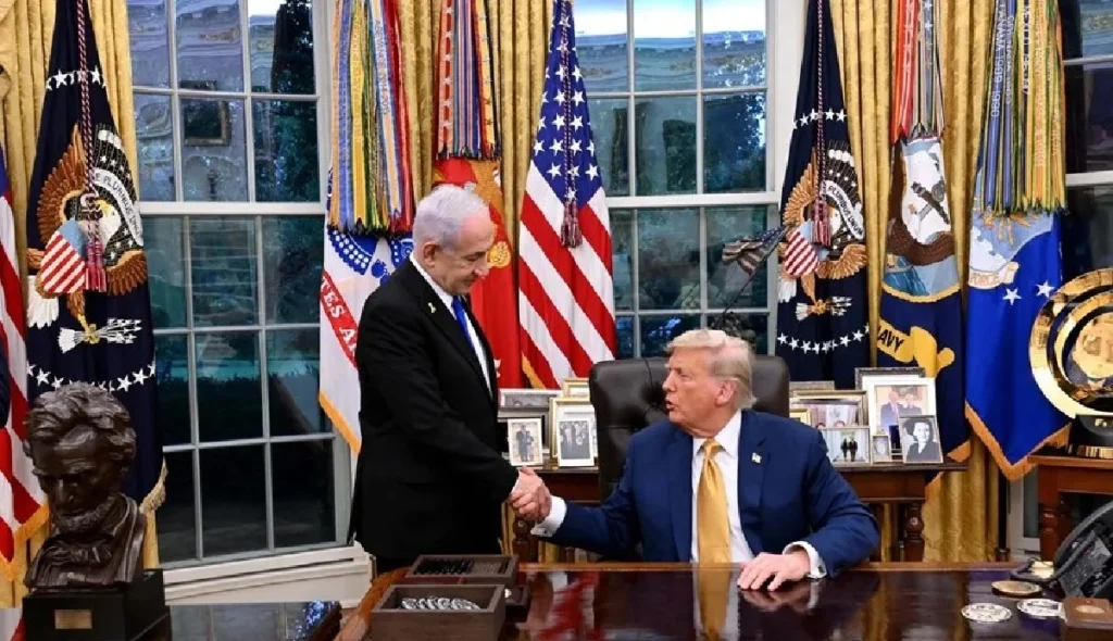 (FILE) Israeli PM Benjamin Netanyahu at the Oval Office alongside U.S. President Donald Trump. Photo: EFE.