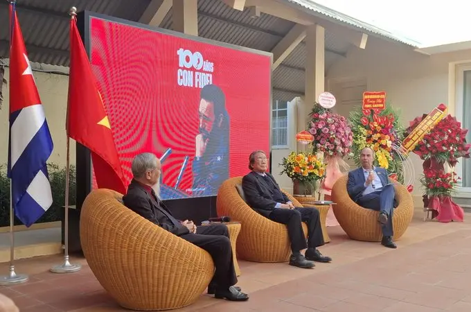 Vietnam and Cuba pay tribute to Fidel Castro in Hanoi