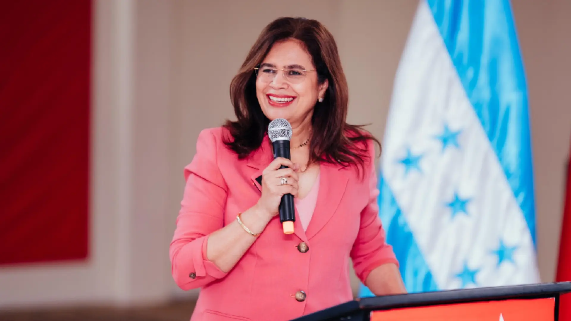 Honduran Candidate Rixi Moncada Calls For A Peaceful Victory