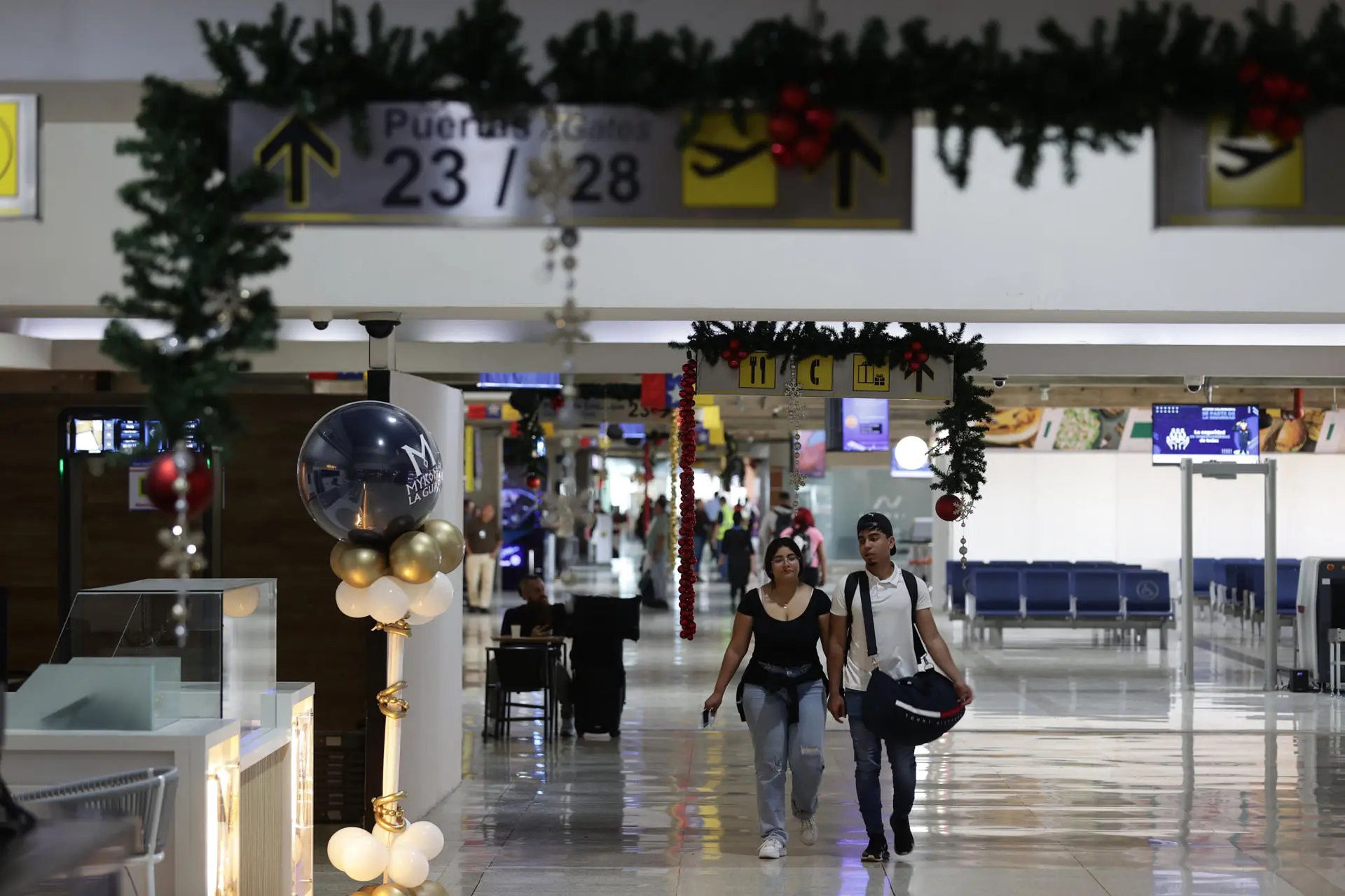 The Government of Venezuela activated a new plan to guarantee entry and exit from the country for own citizens. Photo: EFE.