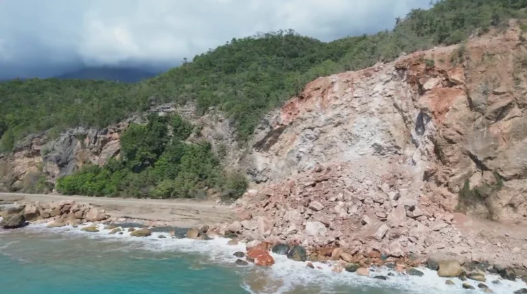 Venezuelan Teams Reinforce Road Reconstruction in Eastern Cuba