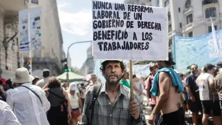 Argentina’s Senate Delays Labor Reform Debate to February 2026