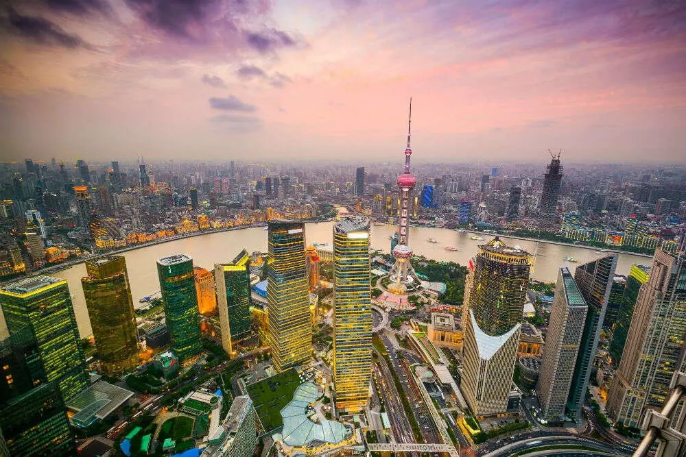 Foreign capital inflows to China are surging in 2025, drawn by innovation in AI and stable economic policies, as seen in Shanghai’s thriving financial and tech hub.