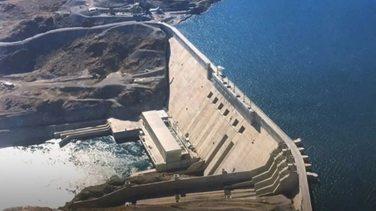 Argentine President Advances Privatization of Hydropower Plants