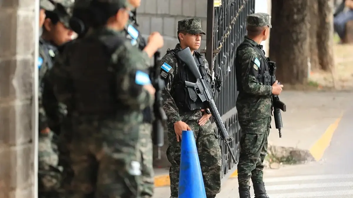 Honduran Parties Accuse Military of Intimidating Vote Counters