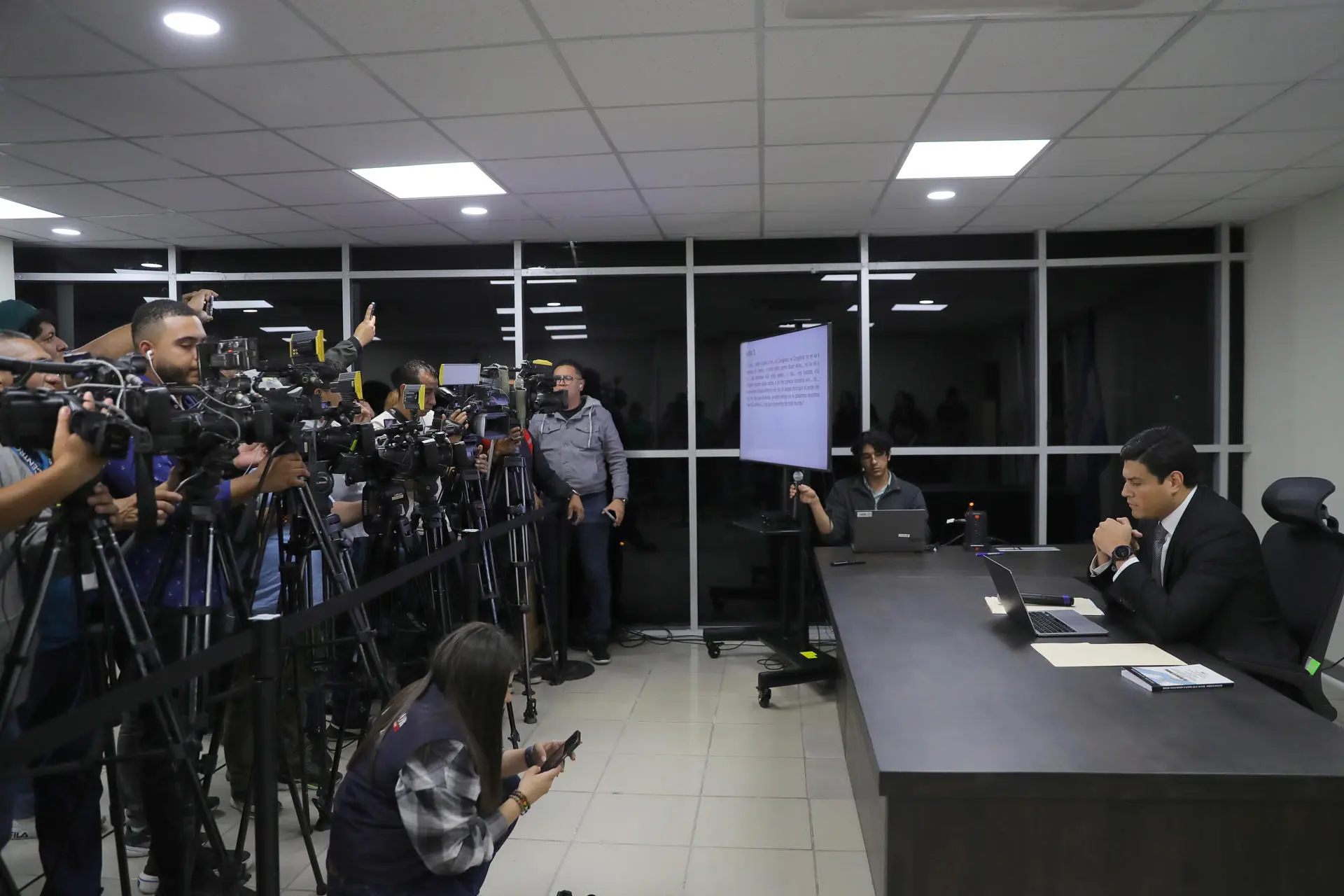 Honduras: CNE Counselor Ochoa Vows to Block Any Declaration Without Full Tally Review
