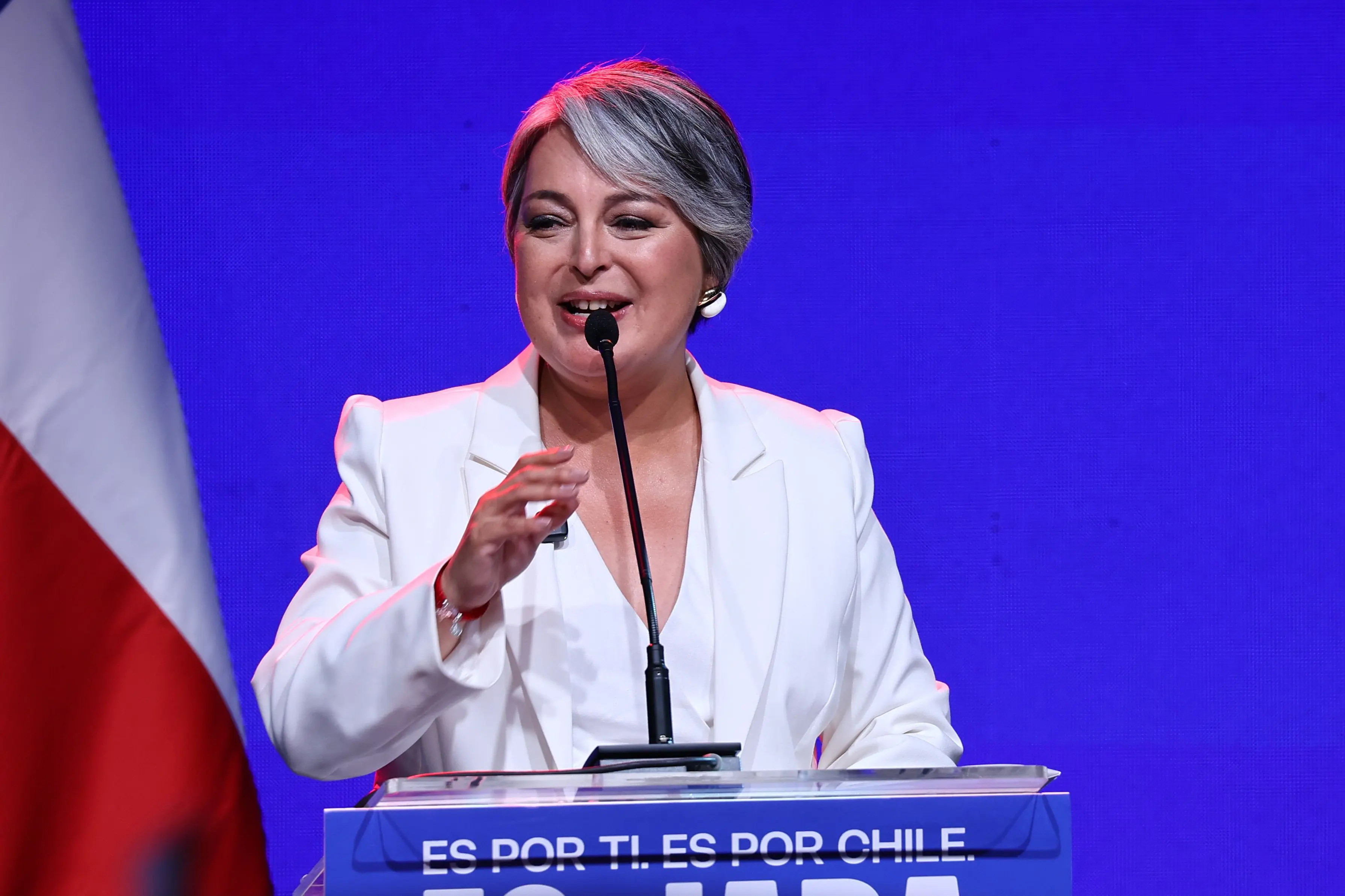 Jeannette Jara vs José Antonio Kast in Chile's decisive presidential runoff on December 14, 2025.