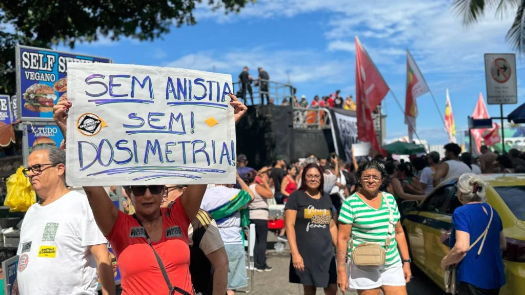 Brazilians Rally Against Legislation That Could Shorten Bolsonaro’s Sentence