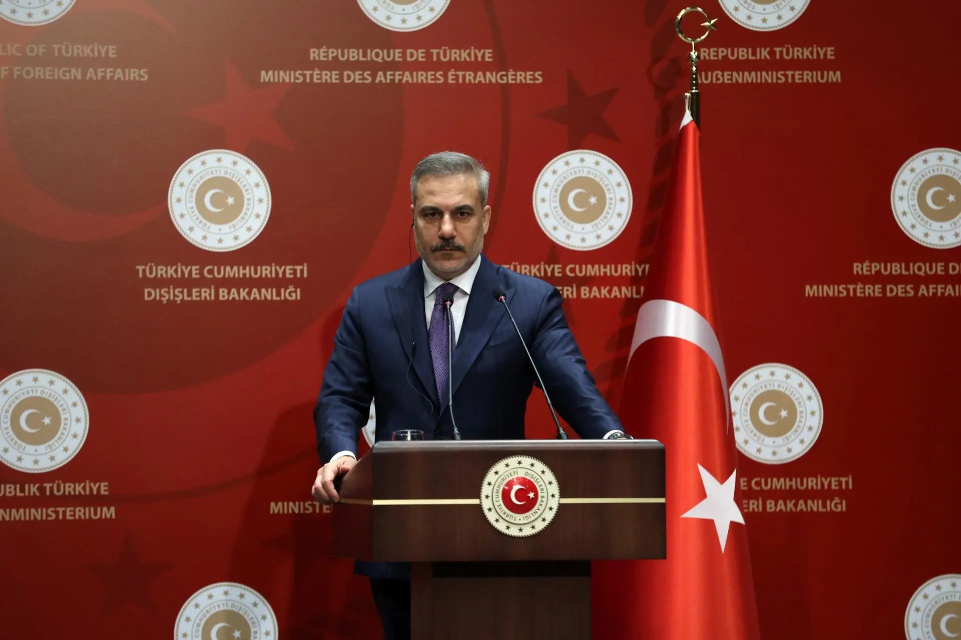 Türkiye Hosts Iran for Regional Talks Amid U.S. Threats