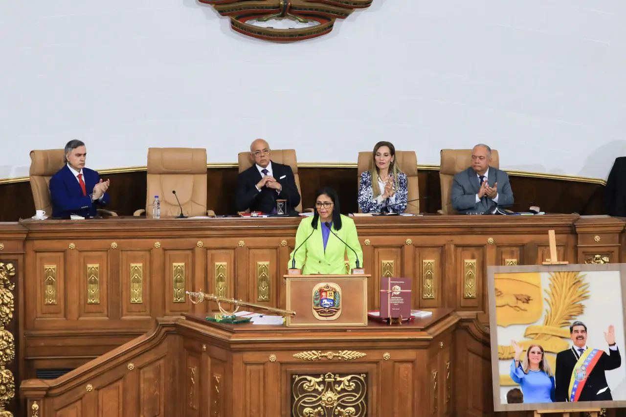 Venezuelan Acting President Presents Homeland Plan and Reinforces Sovereignty Against the US