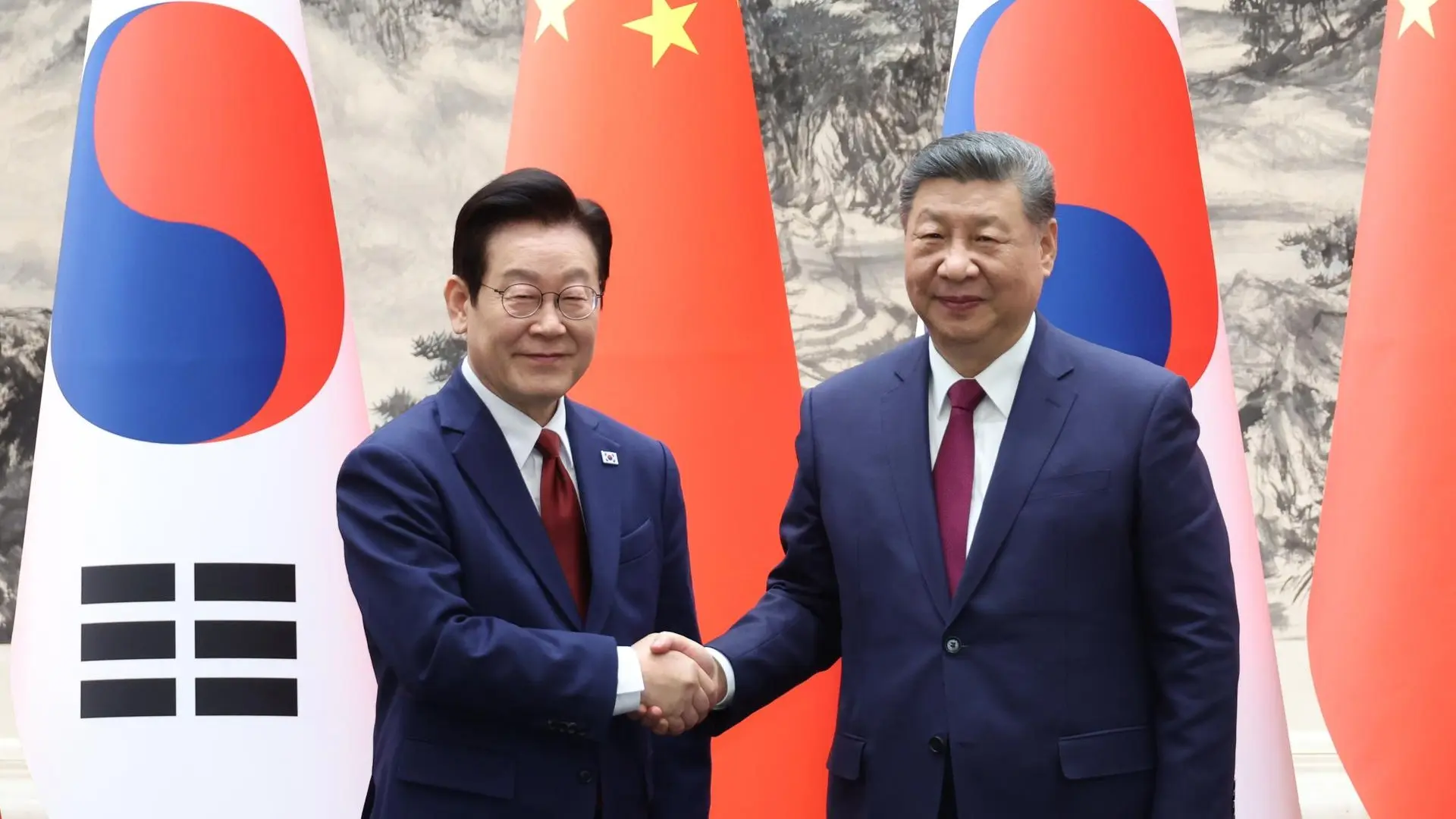 China and South Korea Reaffirm Ties as Xi and Lee Meet in Beijing