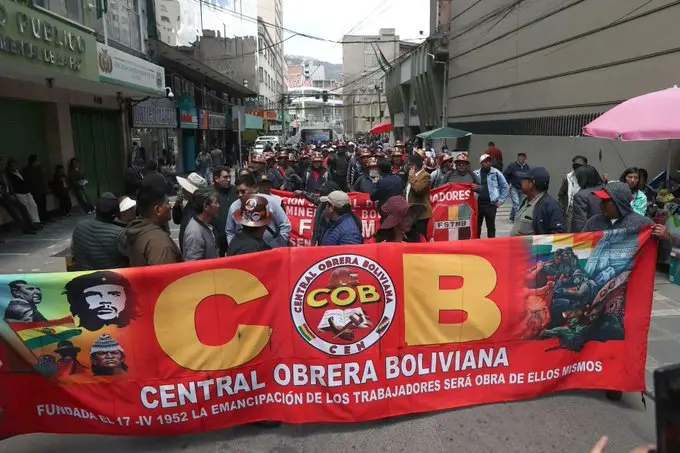 Bolivia’s COB Skips Talks as Blockades Expand Nationwide