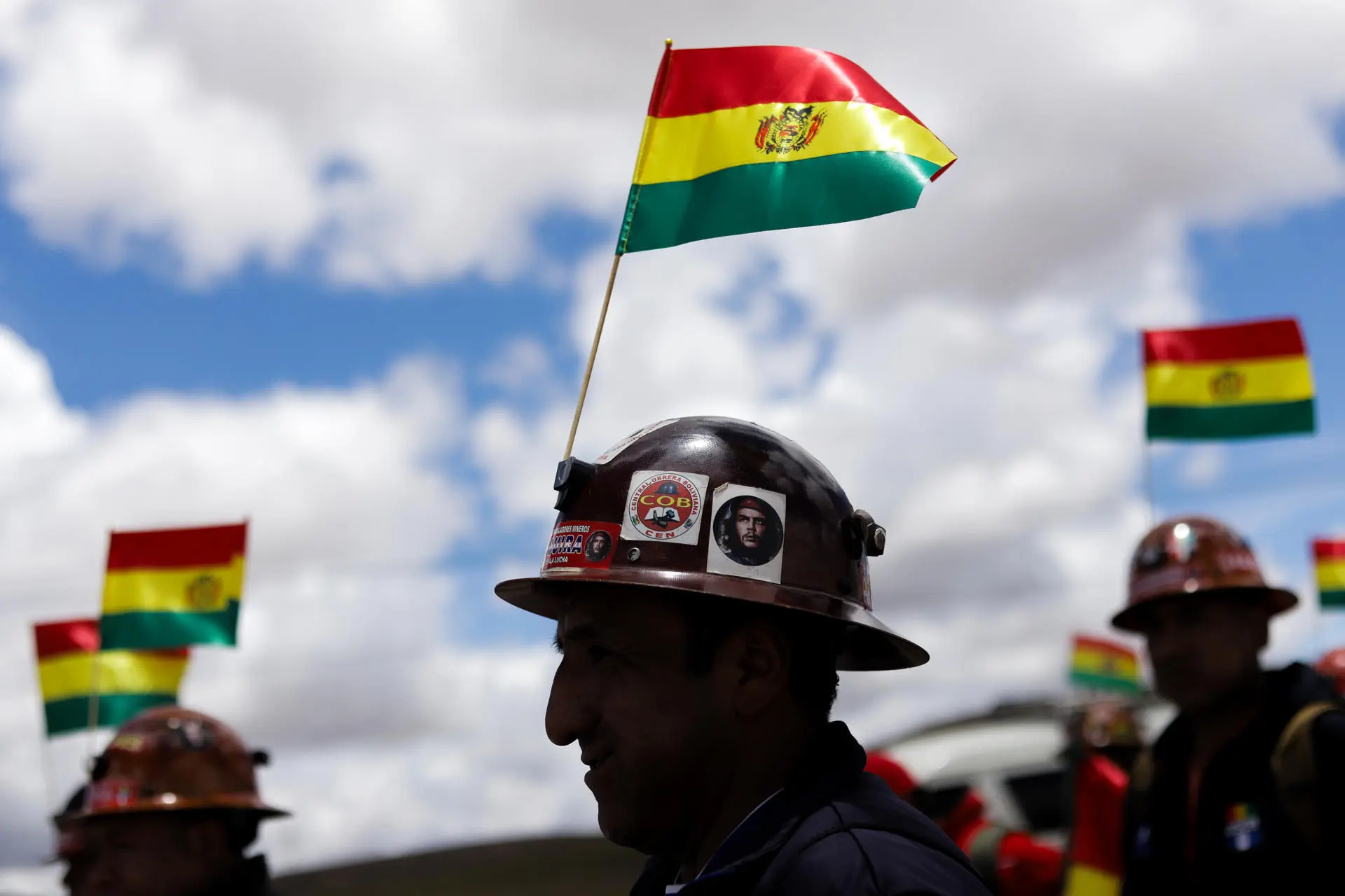 Bolivian Unions March Towards la Paz Against End of Fuel Subsidy