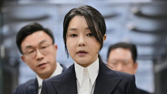 South Korea Jails Former First Lady in Corruption Case