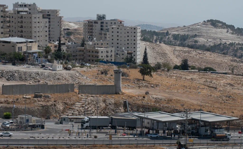 Israel plans to build thousands of homes, deepening West Bank divide