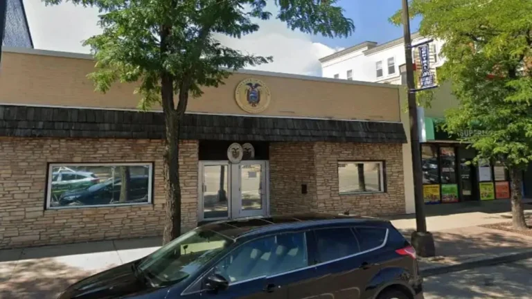 Ecuador Protests ICE Attempt to Enter Minneapolis Consulate