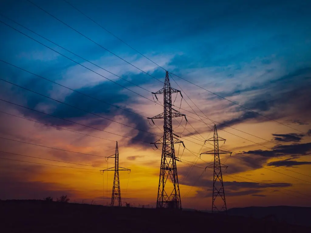 Colombia will suspend electricity supply to Ecuador starting at 6:00 PM this Thursday